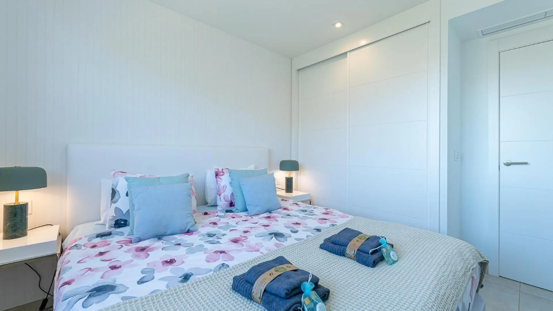 797 Holiday Rentals - Moderno Apartamento Con Hermosa Vista La Cala De Mijas Apartment